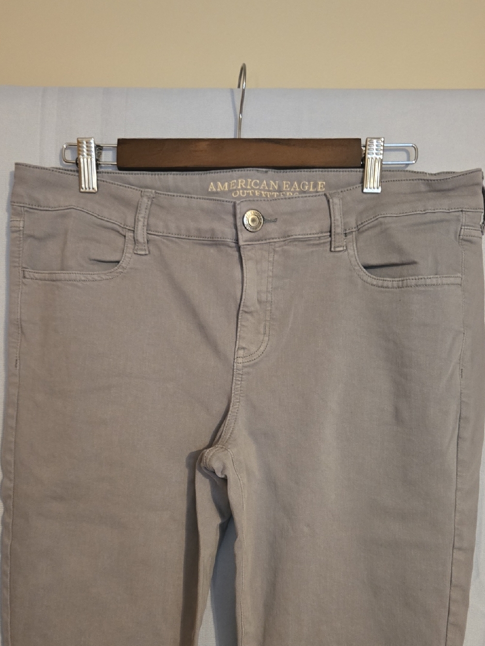 American Eagle Gray Low Rise Jeggings Sz 16 Short NWOT - Picture 2 of 7